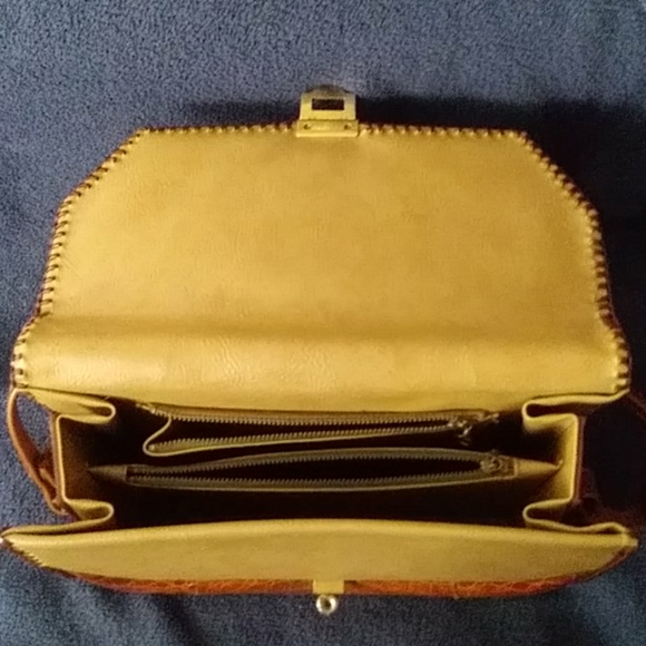 Vintage Alligator Leather Purse - Picture 4 of 8